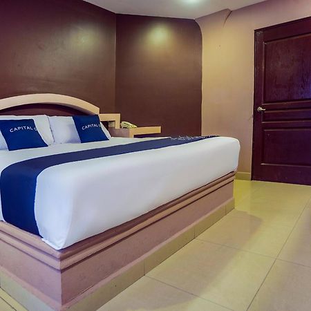 Capital O Hotel Diro, Monterrey Zewnętrze zdjęcie