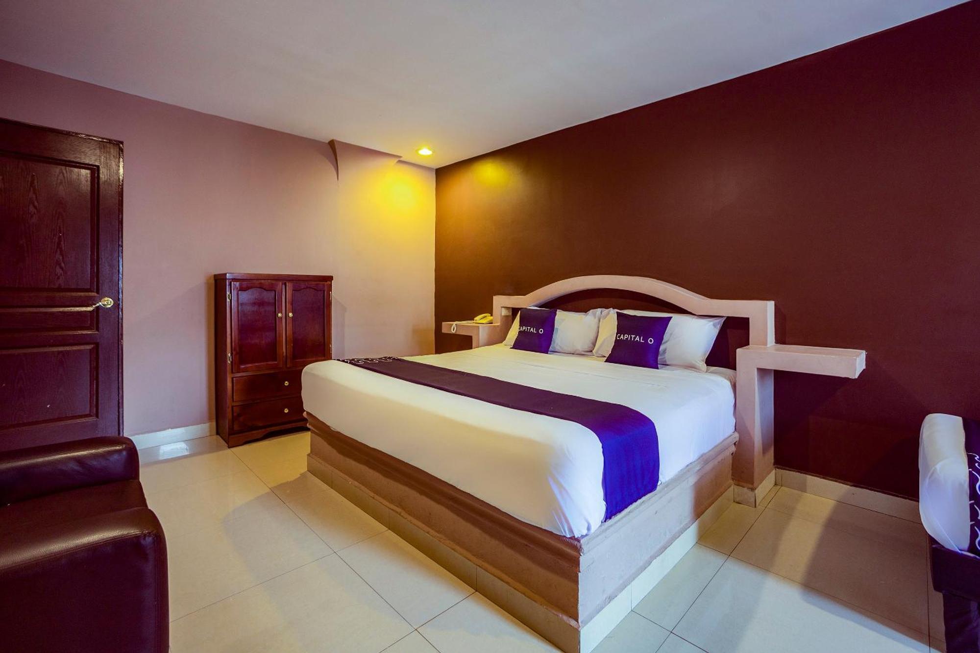 Capital O Hotel Diro, Monterrey Zewnętrze zdjęcie